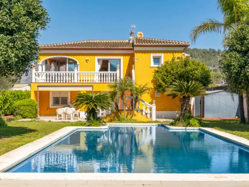 Spacious villa in Jávea with large private pool and nature views