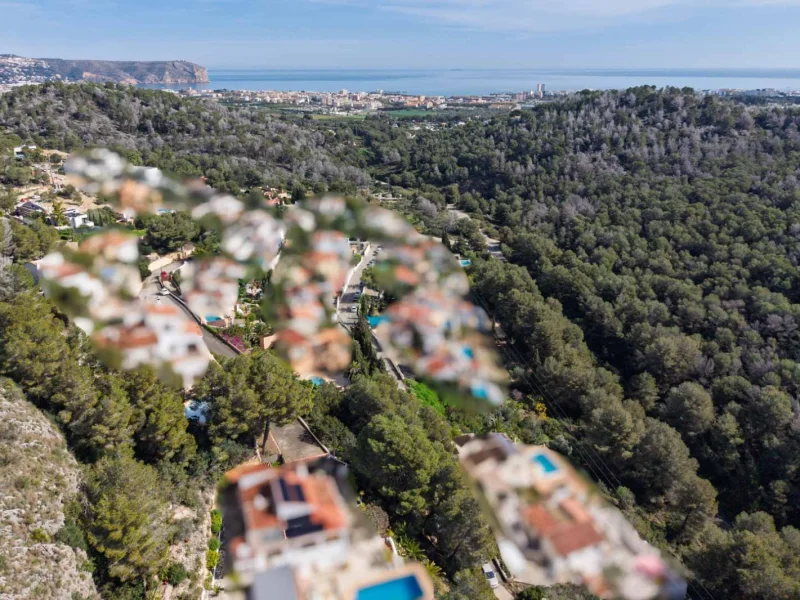 Building plot with sea views in Sol de Este, Jávea