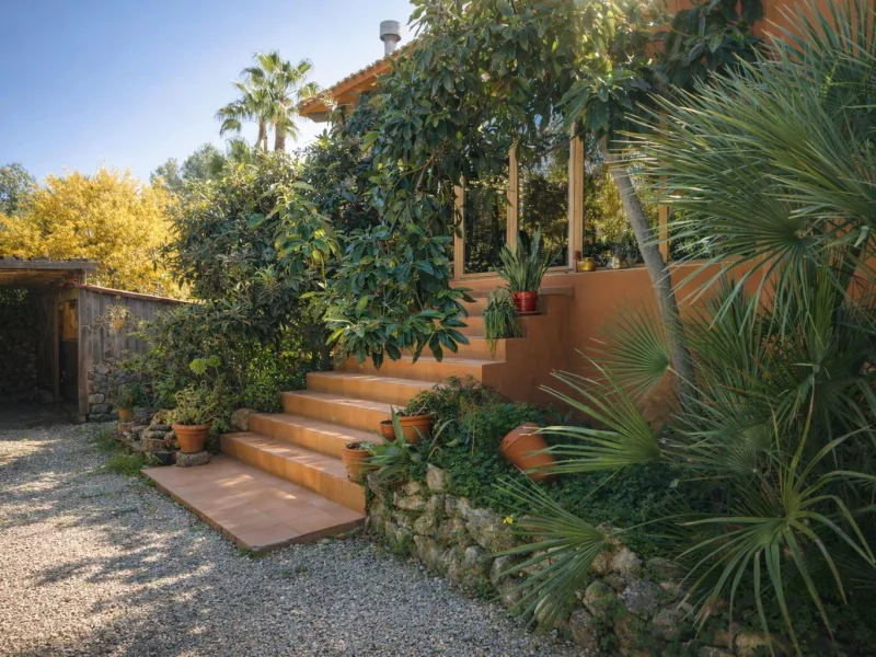Charming villa with Mediterranean garden in Jávea
