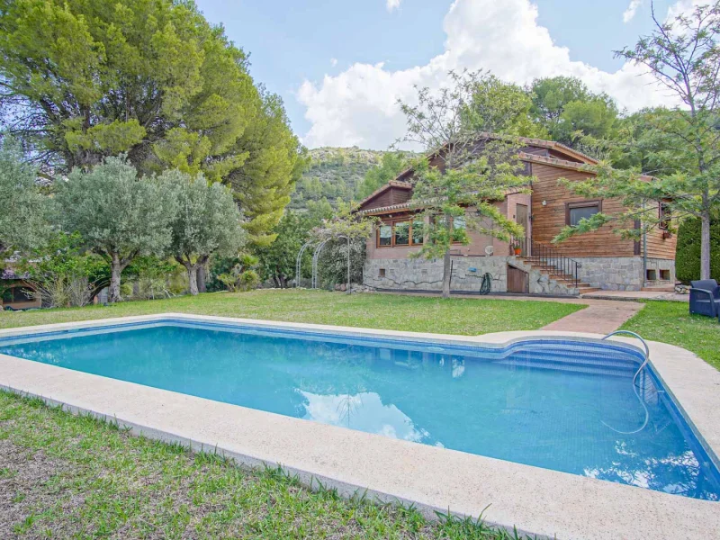 Charming four-bedroom villa with private pool and stables in Orba
