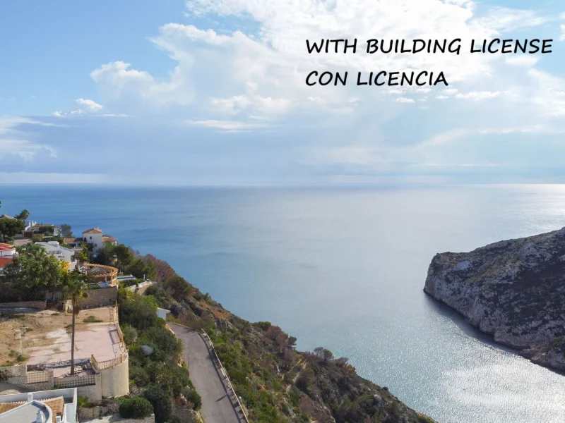 South-facing plot with sea views in Granadella, Jávea