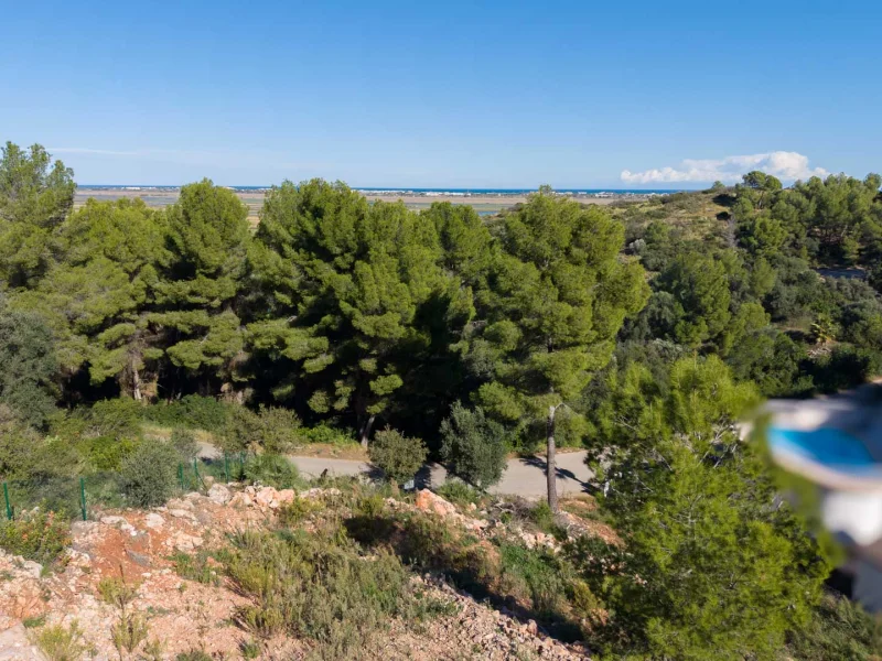 Urban plot in Pego, Montepego with sea views