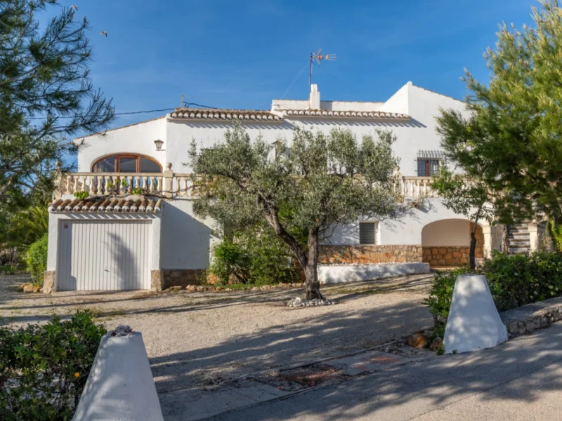 Mediterranean villa in Jávea, Tosalet with garden and garage