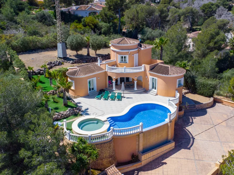 Villa in Costa Nova, Jávea with private pool and sea views