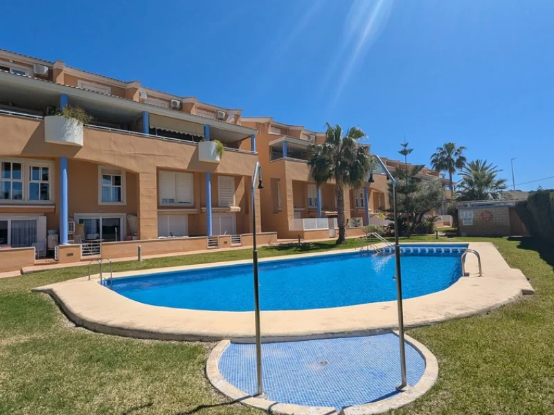 Charming duplex apartment with mountain views in Jávea