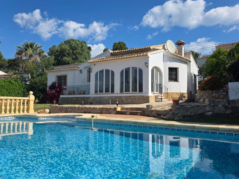 Spacious villa with open views to renovate for sale in El Tosalet, Jávea