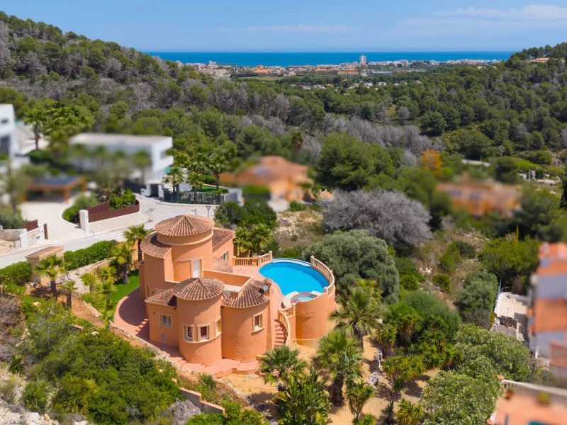 Jávea Villa: 3 Bed, 3 Bath Oasis with Private Garden & Pool