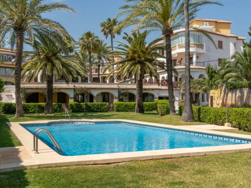 Beachfront Apartment in Montañar I, Jávea