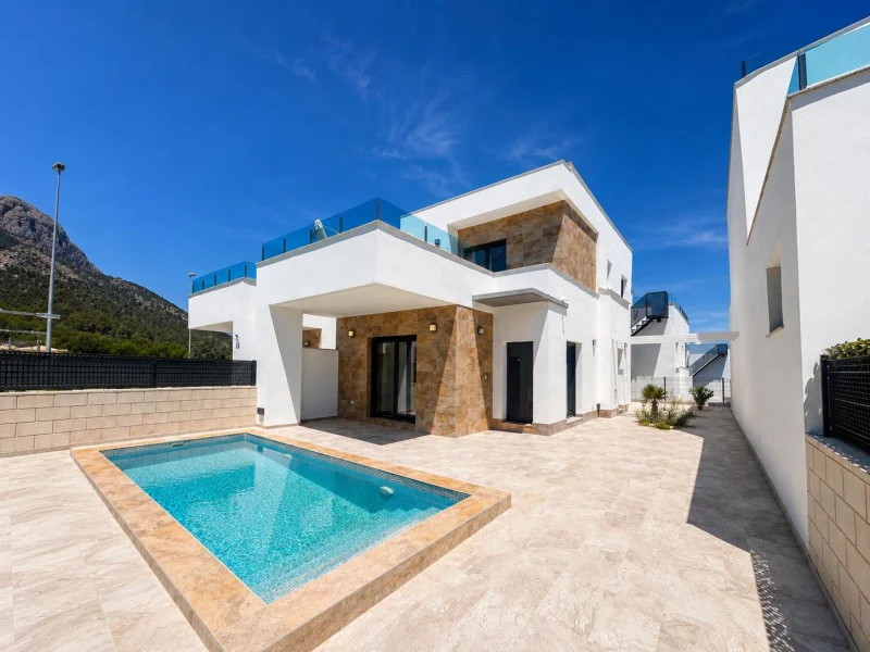 Modern 3-bedroom villa for sale in Polop, La Alberca with private pool
