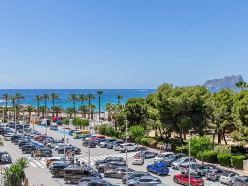 Apartment for sale in Moraira with sea views and 2 terraces