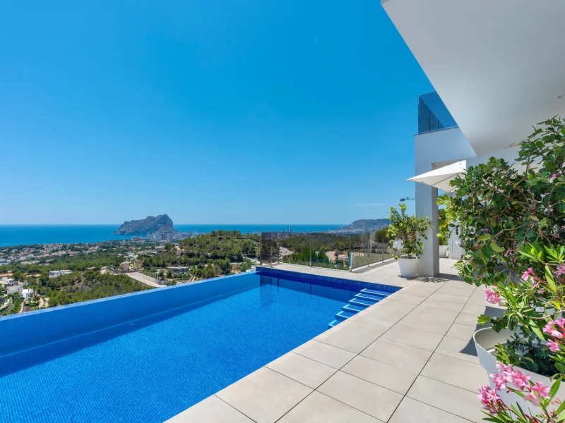 Exceptional Villa with Panoramic Sea Views