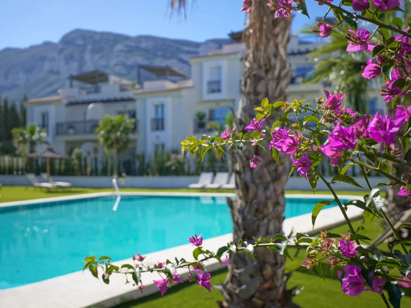 Apartment for sale in Dénia with communal pool and terrace