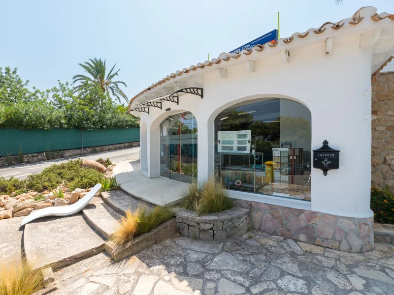 Villa for sale in El Tosalet, Jávea with great potential