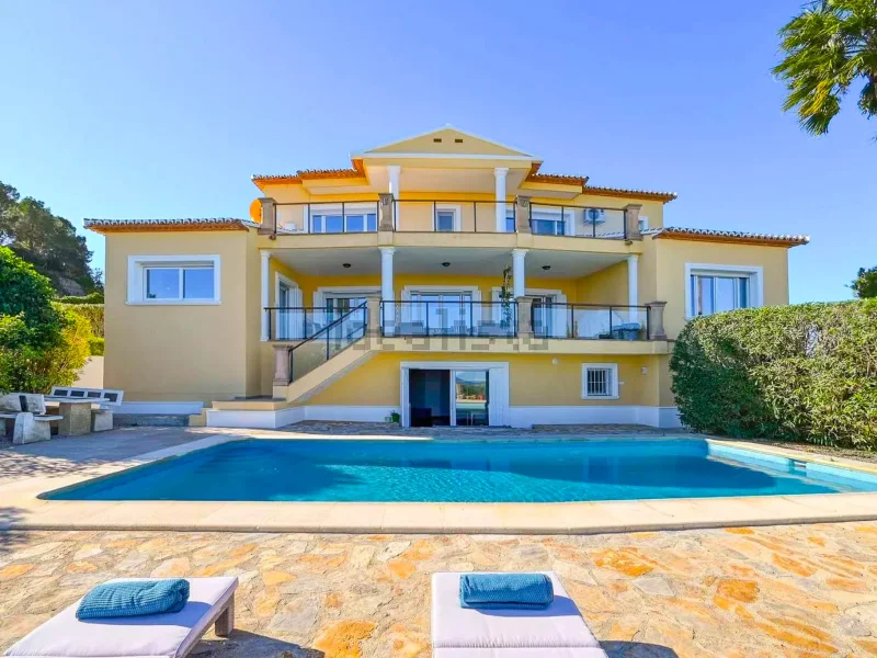Villa for sale in Jávea, Pinosol with sea views