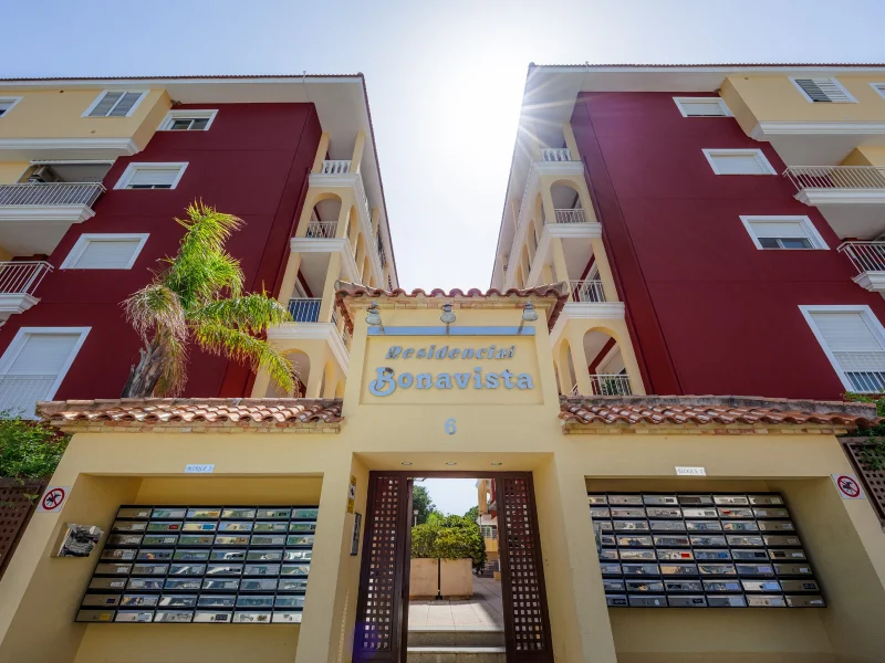 Apartment for sale in Pedreguer with communal pool