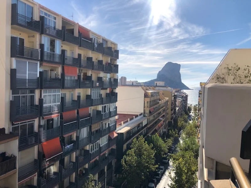 Apartment for sale in Calpe with sea views and terrace