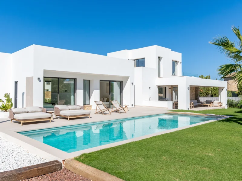 Architectural designer villa for sale in Jávea with sea views and pool
