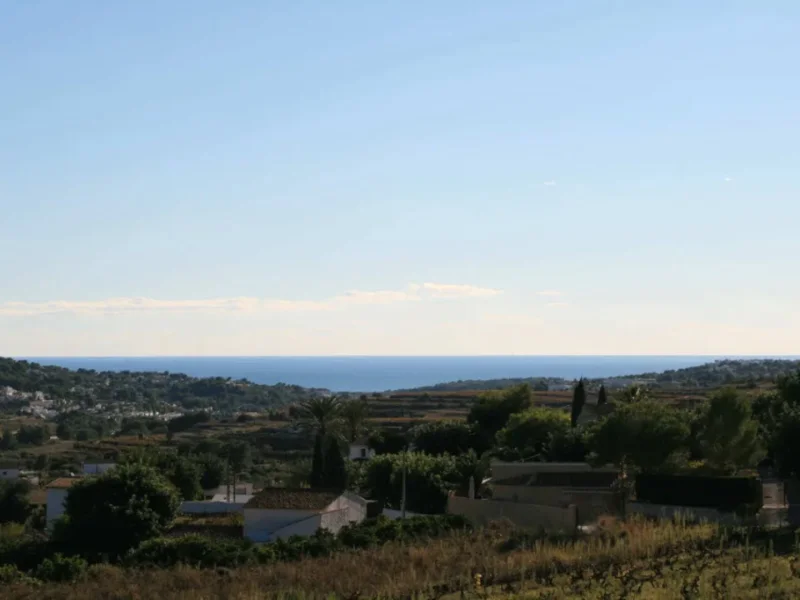 Rural plot of 11,600 m2 with sea views in Benitachell