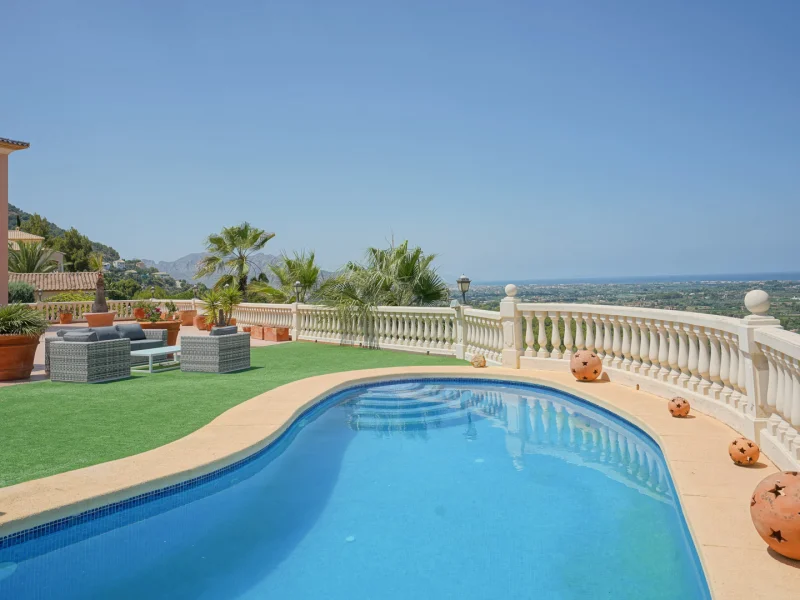 Five-bedroom villa with panoramic sea views in La Sella, Pedreguer