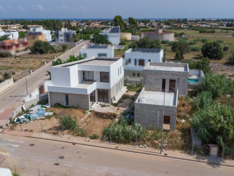 Modern three-bedroom villa with private pool in El Verger