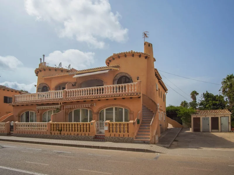 Ground floor apartment in Dénia near the marina and Las Rotas