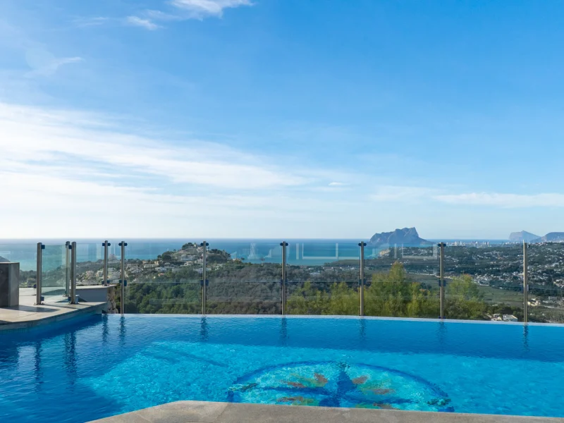 Investment Opportunity: Villa for Sale in Moraira with Sea Views