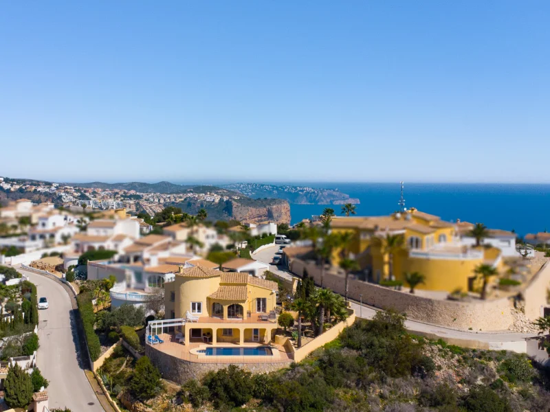 Traditional villa with guest apartment in Benitachell, Cumbre del Sol