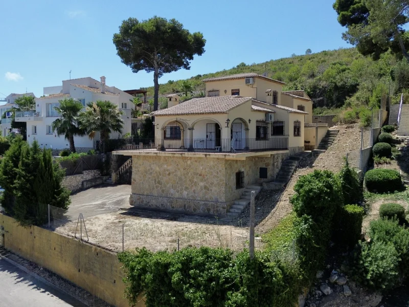 Jávea Villa with Sea Views: Your Mediterranean Dream Awaits