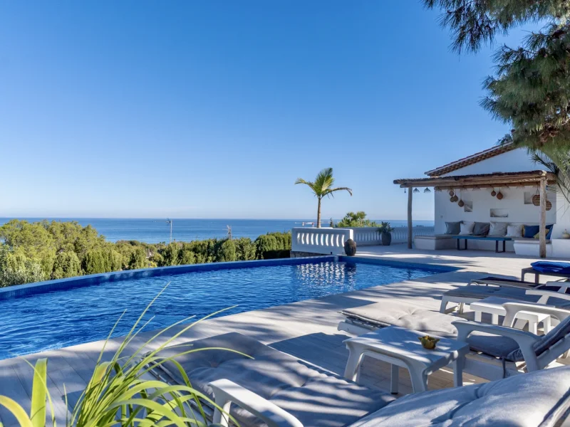 Dénia Villa with Sea Views: Your Mediterranean Dream Awaits