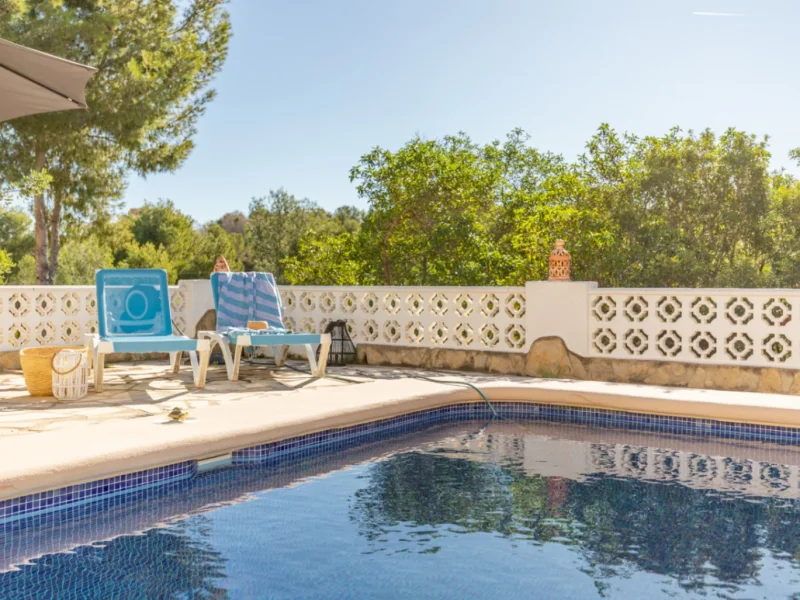 Independent villa in Moraira with private pool and guest apartment