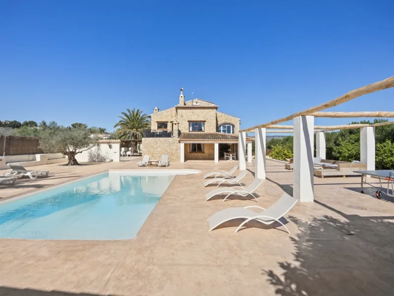Finca-style villa in Jávea with guest annex and private pool