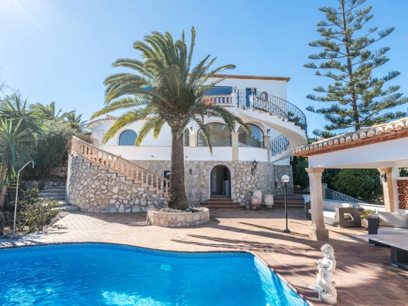 Elegant renovated villa in Balcón al Mar, Jávea with sea views