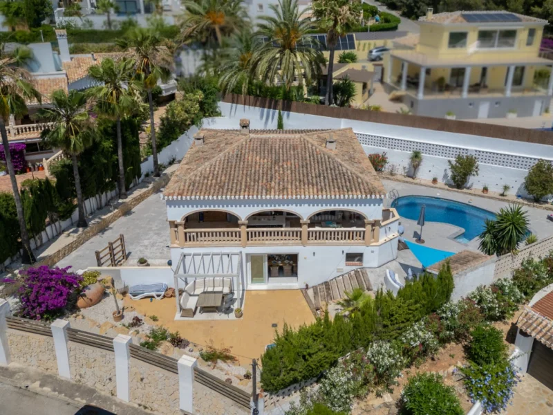 Villa in Jávea with Private Pool and Mountain Views