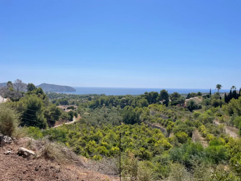 Building plots with sea views in Benimeit, Moraira