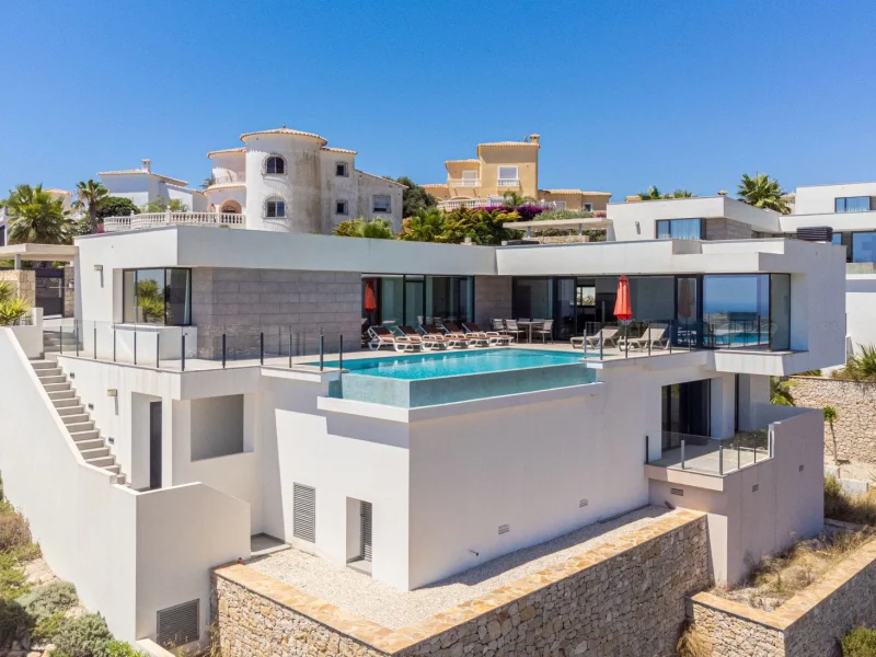 Modern villa with sea views in Cumbre del Sol, Benitachell
