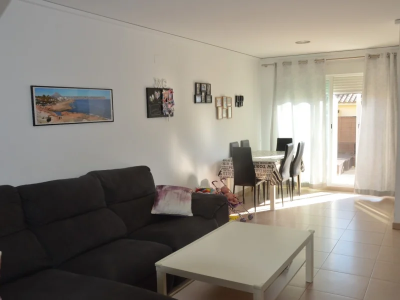 Duplex apartment with terrace and mountain views in Gata de Gorgos