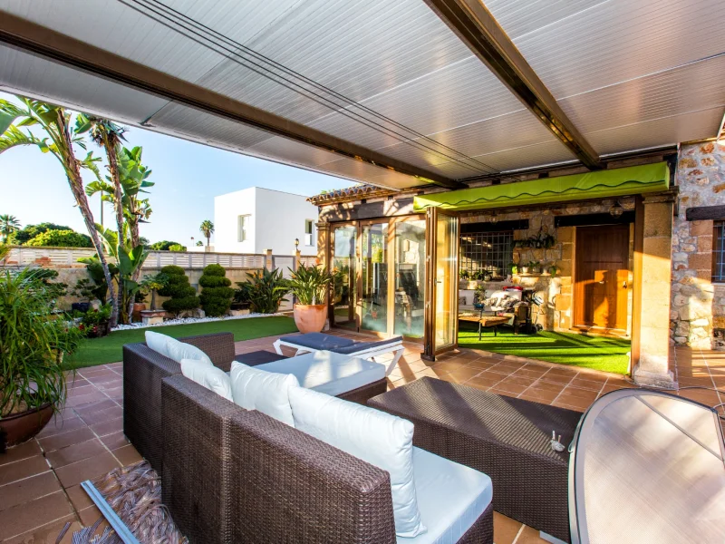 Stone villa with Montgó views and private pool in Dénia