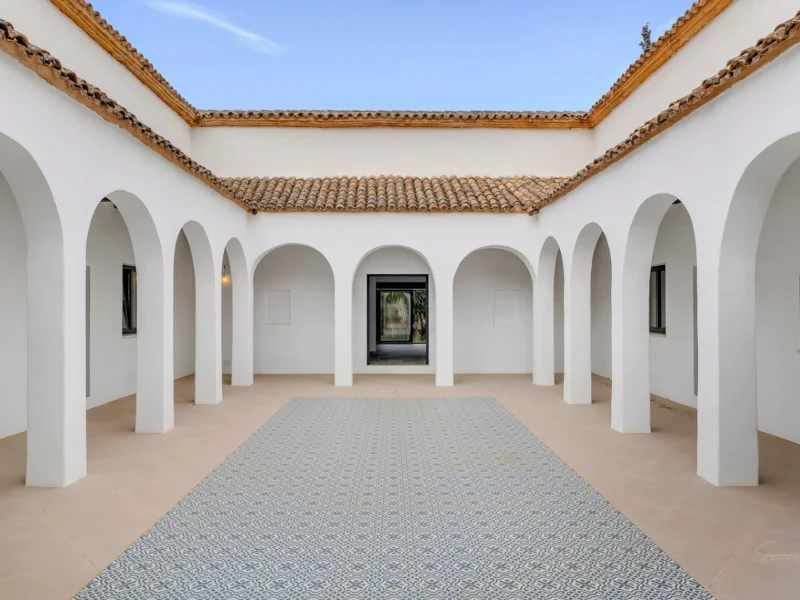 Unique single-level villa in Jávea, Costa Nova with expansive flat plot