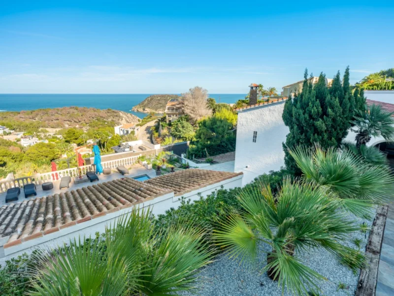 Mediterranean villa with sea views in Portitxol, Jávea