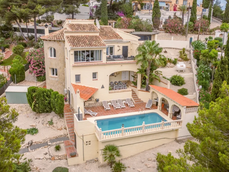 Five-bedroom villa with pool in Granadella - Ambolo, Jávea