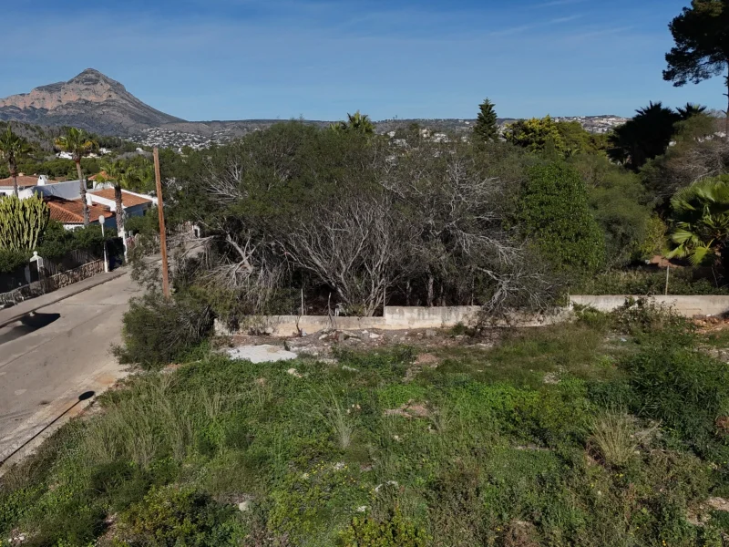 Building plot with approved villa license in Pinosol, Jávea