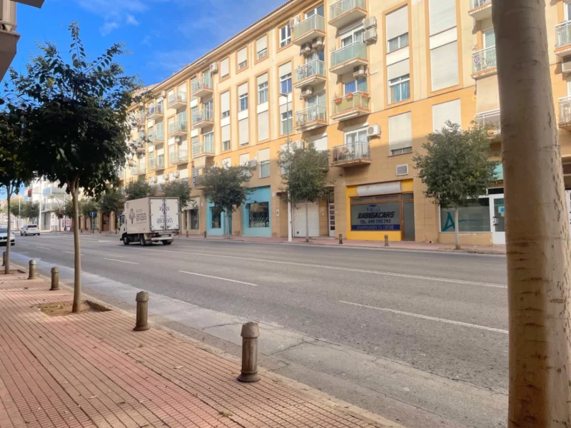 Spacious commercial premises in Jávea Pueblo with high visibility