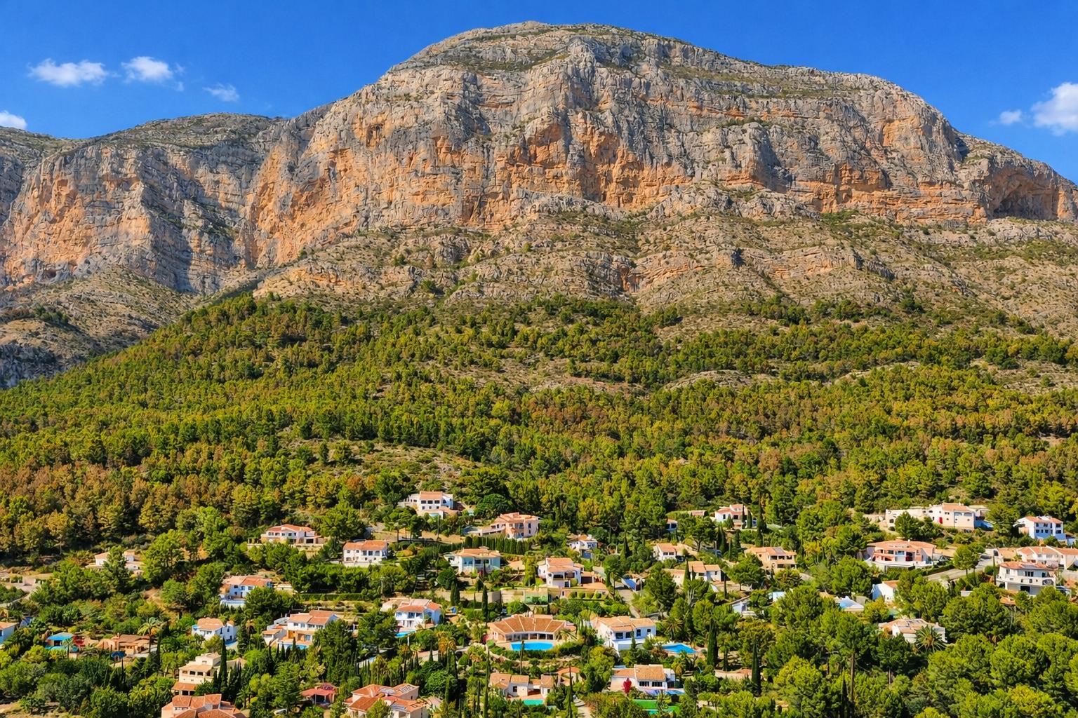 Properties for sale in Montgó (Jávea)