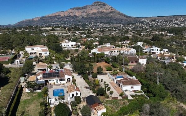 Properties for sale in Tarraula (Jávea)