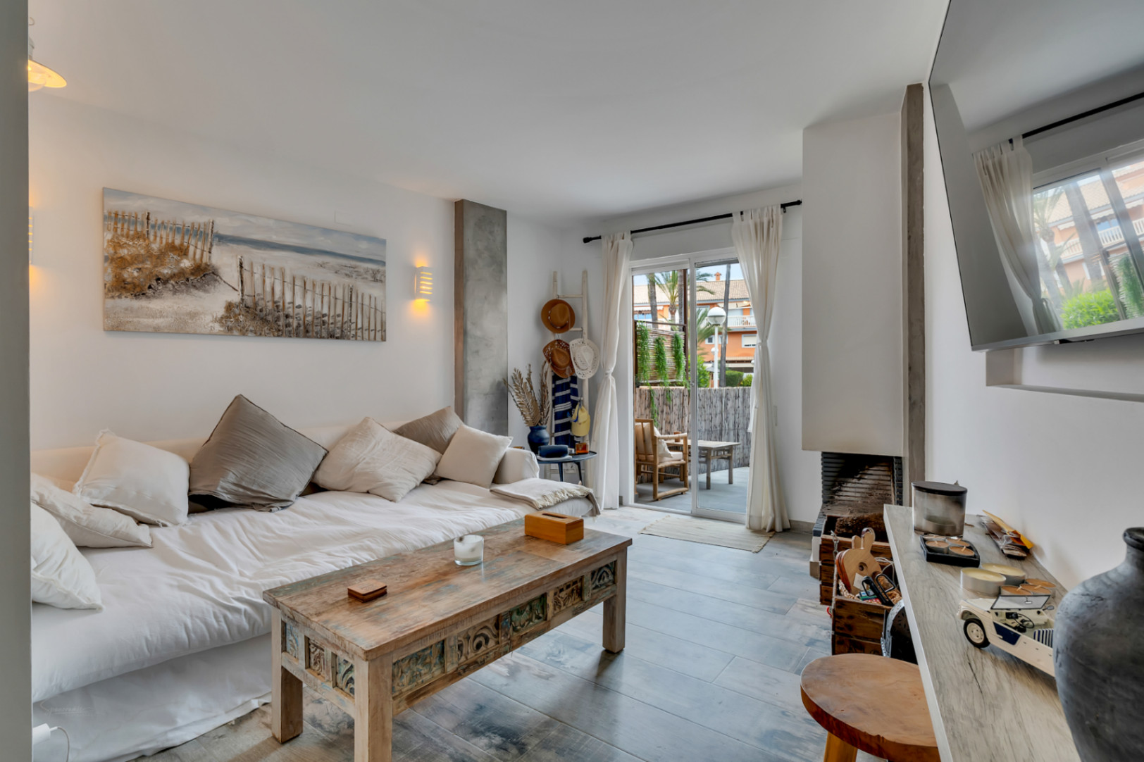 Ground floor apartment in Dénia with pool and private terrace