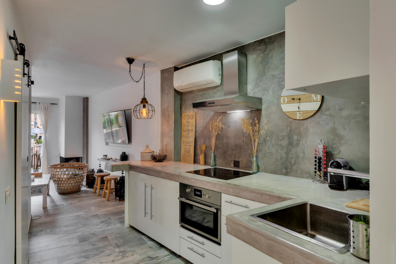 Ground floor apartment in Dénia with pool and private terrace
