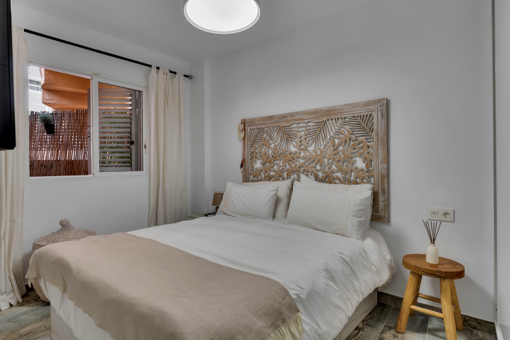 Ground floor apartment in Dénia with pool and private terrace