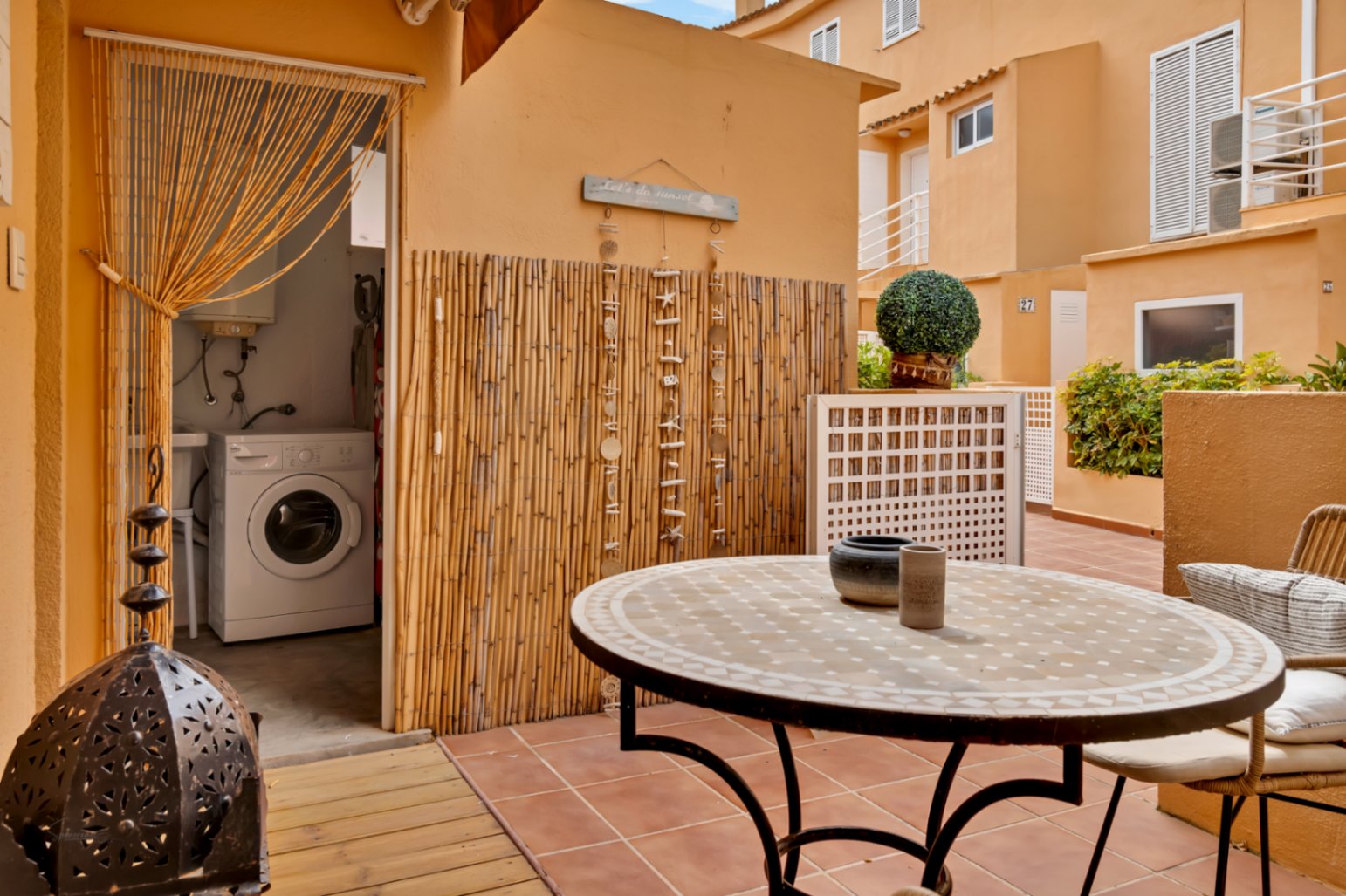 Ground floor apartment in Dénia with pool and private terrace