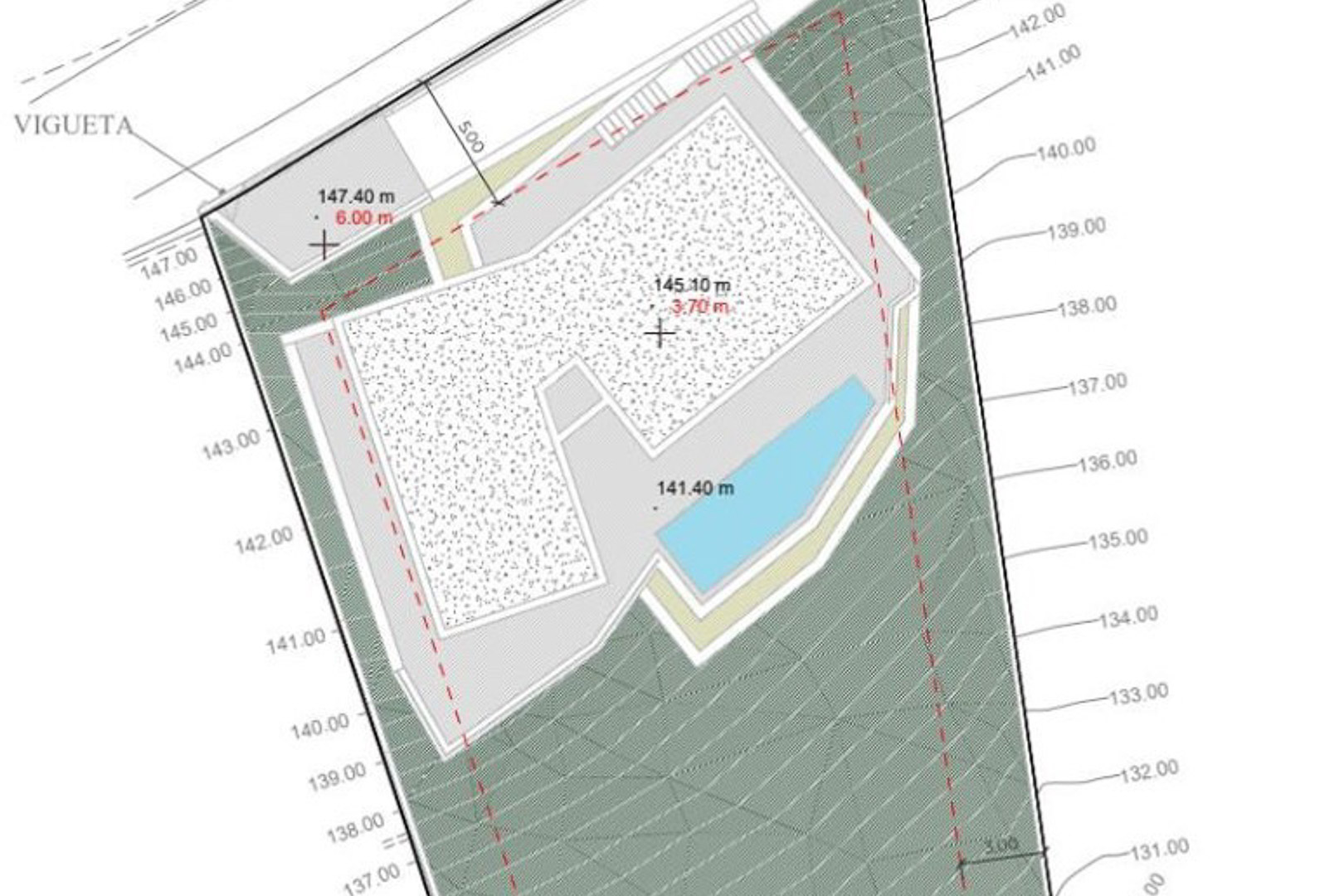 Technical site plan showing the villa footprint, swimming pool placement, and topographic contour lines of the sloped plot in Pedreguer.