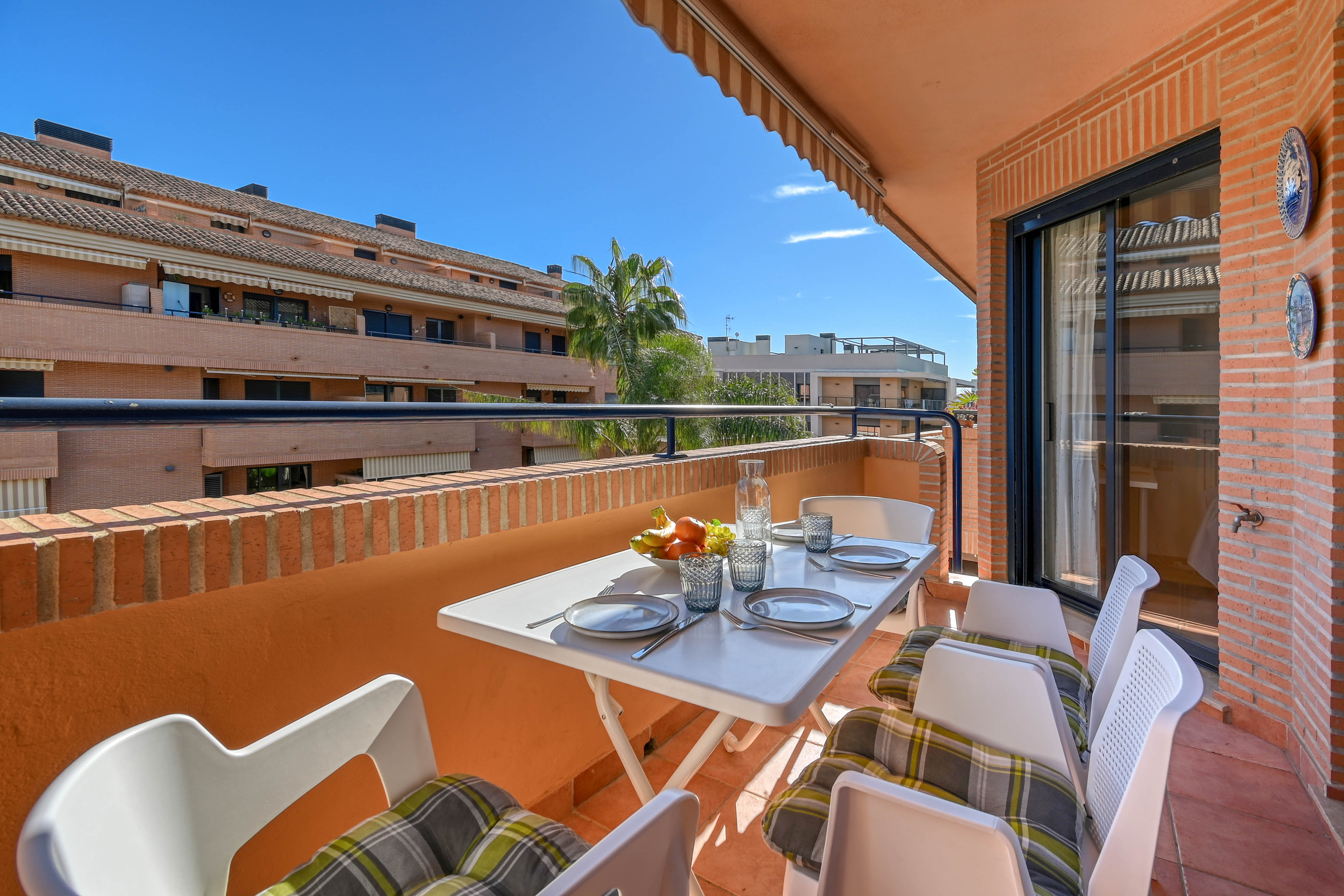 Comfortable two-bedroom apartment with pool in Jávea Puerto